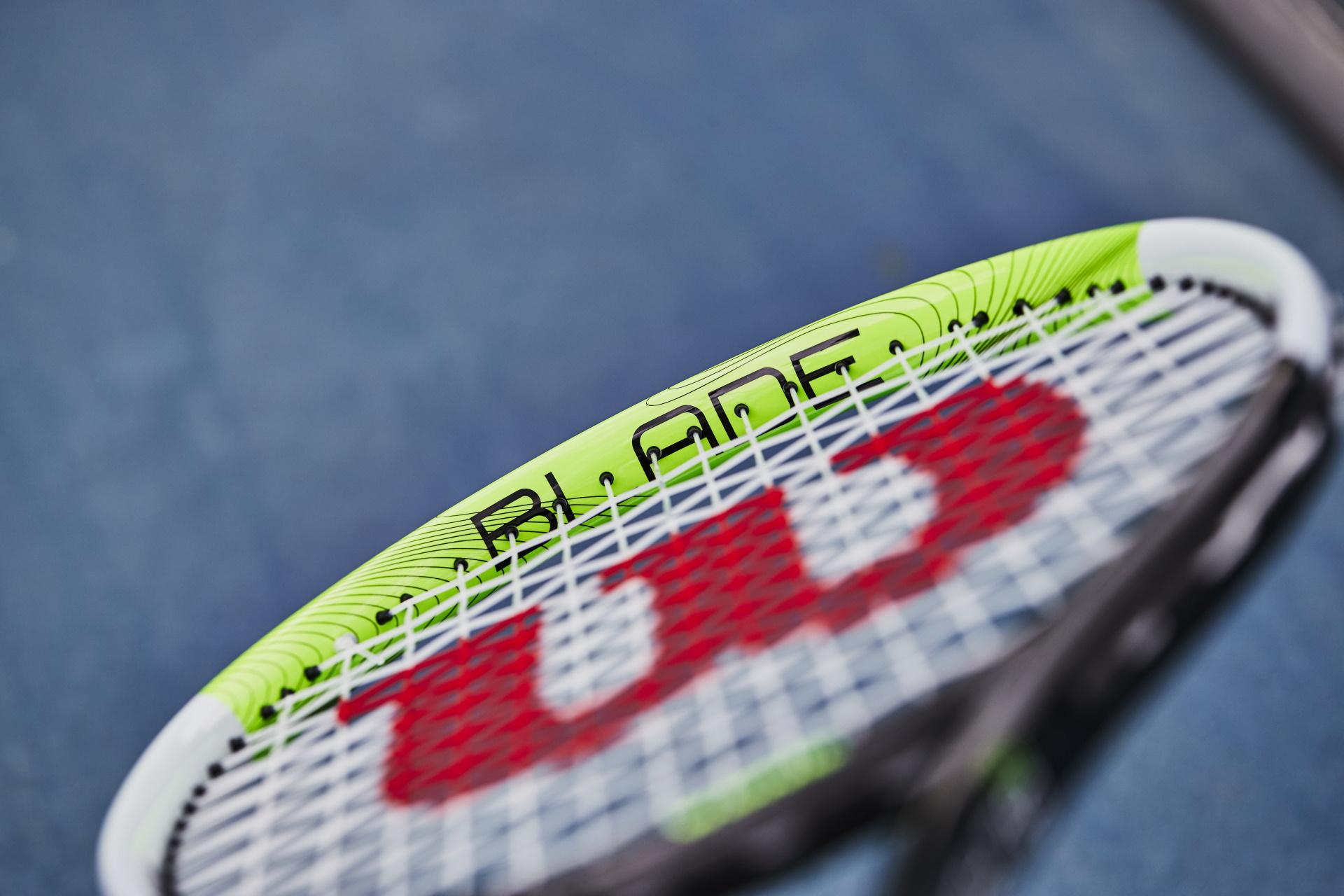 Wilson Blade Feel 25 junior teniszütő