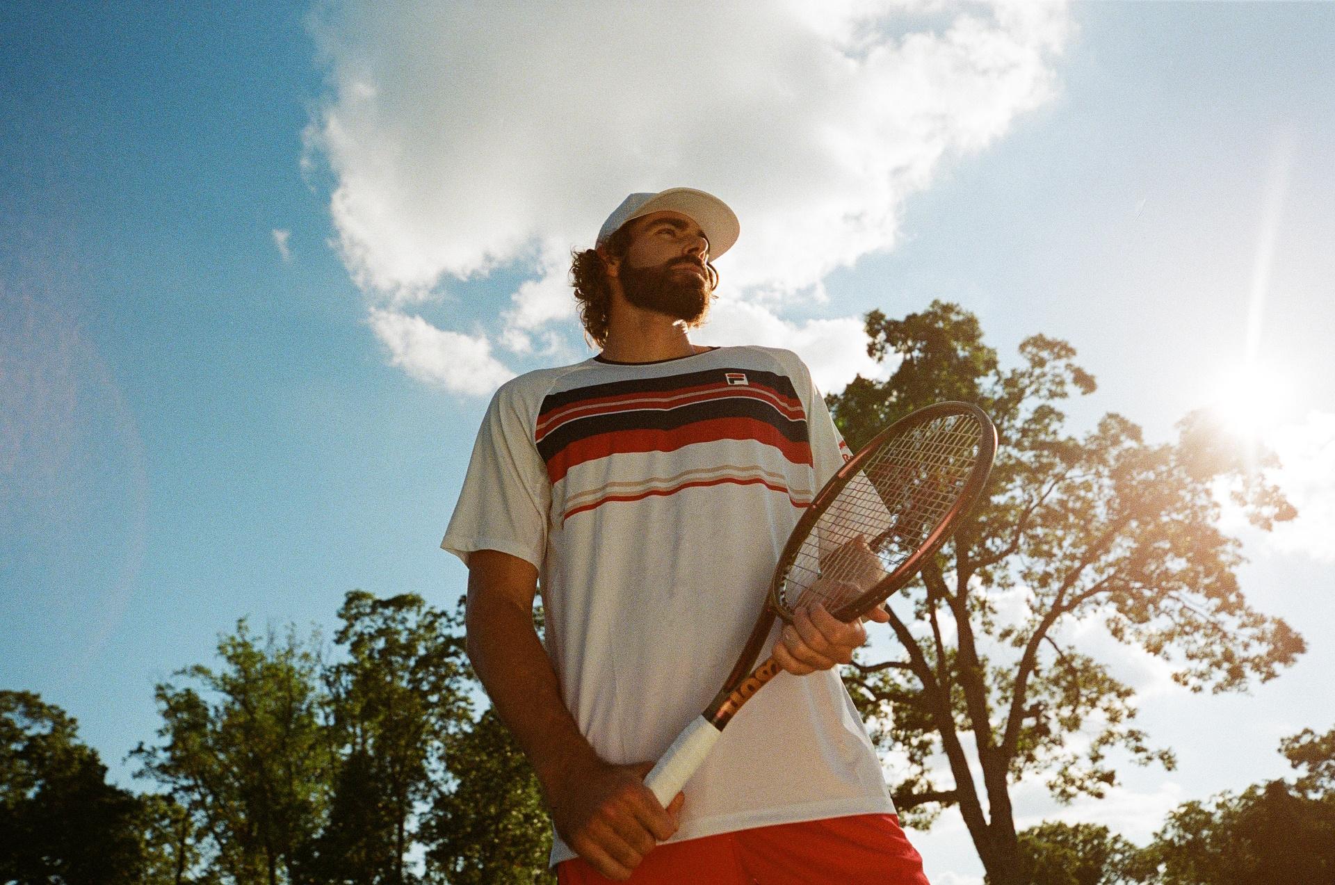 Wilson Pro Staff 97 v14 teniszütő Reilly Opelka kezében.