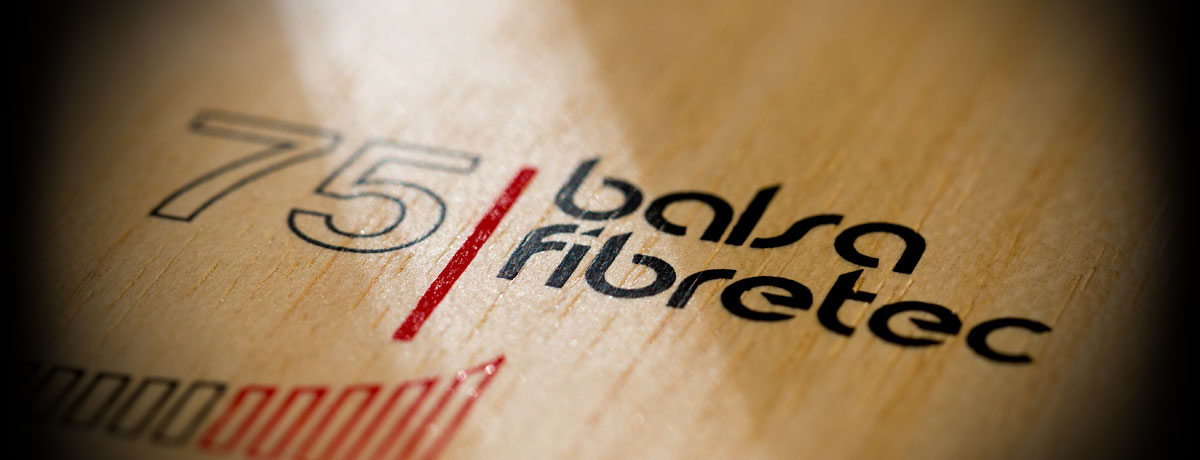 Tibhar Balsa Fibretec 75 asztalitenisz-ütőfa nagyított képe